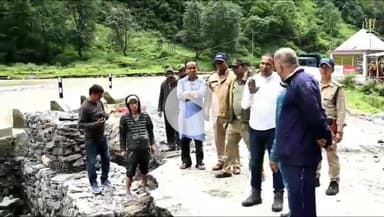 जोशियाड़ा: धराली-हर्षिल आपदा के बाद जन जीवन को पटरी पर लाने के लिए युद्धस्तर पर गंगोत्री हाईवे खोलने का कार्य जारी: डीएम