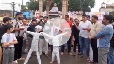 टीकमगढ़: मुनि सुधासागर पर अभद्र टिप्पणी के खिलाफ जैन समाज का गांधी चौक पर प्रदर्शन, रेखा दीदी से माफी की मांग