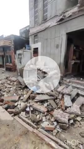 मेड़ता: जसनगर में बरसात के कारण एक बुजुर्ग महिला के मकान का छज्जा गिरा, बाल-बाल बची बुजुर्ग महिला