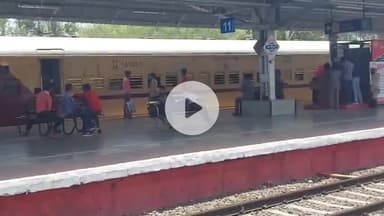 आमला: दक्षिण एक्सप्रेस में शराब ले जाते RPF व GRP पुलिस ने महिला व युवक को पकड़ा, ₹27,900 की शराब जब्त