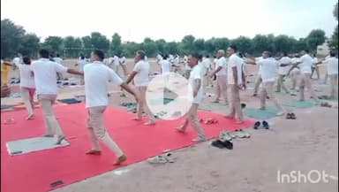 चूरू: चूरू पुलिस लाइन मैदान में एसपी जय यादव सहित पुलिसकर्मियों ने किया योग, एसपी के नेतृत्व में निकाली साइक्लिंग रैली