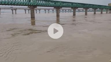 धौलपुर: चंबल नदी ने एक बार फिर दिखाना शुरू किया अपना रूद्र रूप