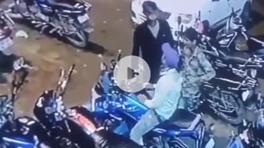 हुज़ूर: ग्रीन सिटी हॉस्पिटल की पार्किंग से बाइक हुई चोरी, CCTV फ़ुटेज आया सामने