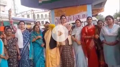सेमरिया चौक पर भाजपा महिला मोर्चा ने किया प्रदर्शन, कांग्रेस नेता पर लगाया लाडली बहनों पर अभद्र टिप्पणी करने का आरोप