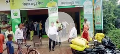 सुल्तानपुर: यूरिया की कालाबाजारी और अनियमितताओं के चलते कृषि अधिकारी ने 10 दुकानों के लाइसेंस किए निरस्त, 14 के निलंबन से मचा हड़कंप