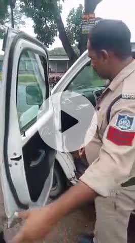 टीकमगढ़: त्योहारों में शांति व्यवस्था के लिए टीकमगढ़ पुलिस का चेकिंग अभियान, 50 वाहनों का चालान, ₹16000 जुर्माना