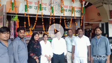 नवाबगंज: बाराबंकी रेलवे स्टेशन पर वन स्टेशन, वन प्रोडक्ट योजना के तहत स्थानीय उत्पादों की बिक्री से महिलाओं को मिल रहा रोजगार