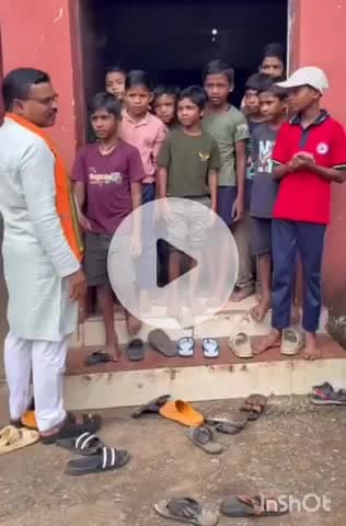 दंतेवाड़ा: नन्हे परिंदे आवासीय विद्यालय का जिला पंचायत अध्यक्ष ने किया निरीक्षण