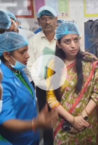 नवाबगंज: आजीविका मिशन की निदेशक दीपा ने अन्नप्राशन प्रेरणा महिला लघु उद्योग केंद्र का निरीक्षण कर पोषण आहार की क्वालिटी की जांच की