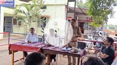 तिल्दा: नेवरा थाना में विभिन्न गणेशोत्सव समितियों एवं शांति समिति की बैठक आयोजित की गई