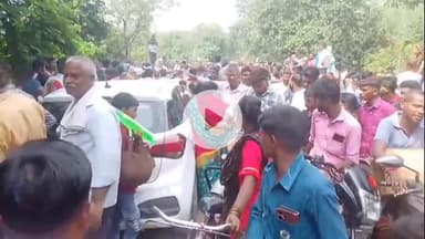 बीसलपुर में रामलीला मार्ग पर लगा सात किलोमीटर लंबा जाम पुलिस ने बहाया पसीना ढकिया पुल से भसूड़ा पुलिया तक लगा जाम