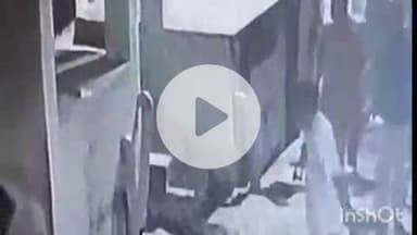 किशनगढ़: मार्बल सिटी में बदमाशों का आतंक, कार में तोड़फोड़ कर की मारपीट, आजाद नगर क्षेत्र की घटना का CCTV फुटेज आया सामने