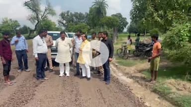 जयसिंहपुर: बिरसिंहपुर बगिया गांव संपर्क मार्ग का क्षेत्रीय विधायक राज प्रसाद उपाध्याय ने किया औचक निरीक्षण