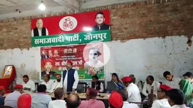 जौनपुर: सपा कार्यालय पर मंडल मसीहा बीपी मंडल की 107वीं जयंती मनाई गई