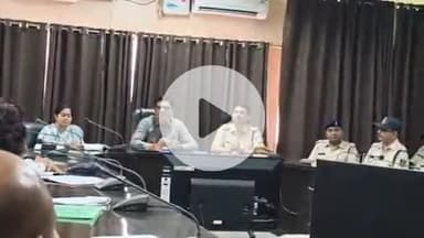 टीकमगढ़: कलेक्ट्रेट में कलेक्टर व एसपी की मौजूदगी में शांति समिति की बैठक संपन्न, गाइडलाइन के अनुसार डीजे बजाने का निर्णय