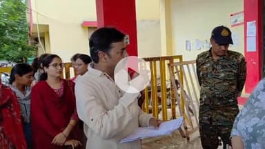 टीकमगढ़: पटवारी संघ ने कलेक्ट्रेट कार्यालय में ज्ञापन दिया, नवीन ऑनलाइन वेबजीआईएस 2.0 पोर्टल पर आ रही हैं विसंगतियां