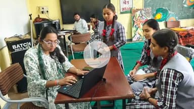 धार: केंद्रीय विद्यालय धार में RTO द्वारा आयोजित कैंप में 30 छात्रों को दिए गए लर्निंग लाइसेंस