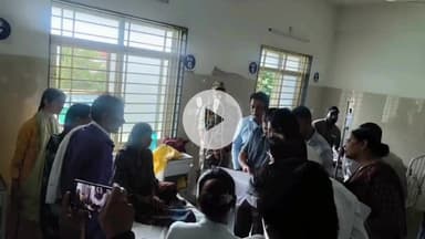 आमला: नर्मदापुरम संभाग के कमिश्नर ने सिविल अस्पताल आमला व तहसील कार्यालय का किया औचक निरीक्षण