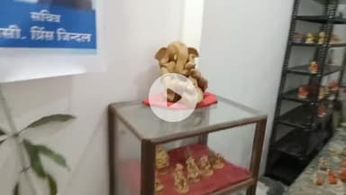 खंडवा नगर: समाजसेवी गणेश भावसार में बताया कि प्रकृति मिट्टी की बनी गणेश प्रतिमाएं नन्हे नन्हे हाथों से बनाने का जुनून