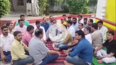 छिबरामऊ: मनसेश्वर नाथ मंदिर में रामलीला कमेटी की बैठक का हुआ आयोजन, पदाधिकारियों को दी गई जिम्मेदारी