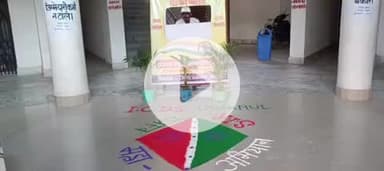 गोरौल: राजस्व महाअभियान की सफलता के लिए गोरौल प्रखंड कार्यालय में आंगनबाड़ी सेविकाओं ने रंगोली बनाकर लोगों को किया जागरूक