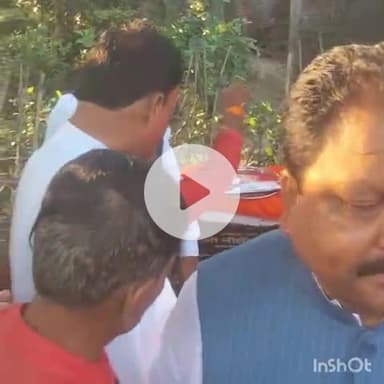 नरपतगंज: नरपतगंज नगर पंचायत क्षेत्र में सांसद और विधायक ने करोड़ों की राशि से बनने वाले पांच अलग-अलग सड़कों का शिलान्यास किया