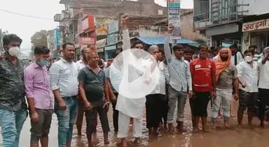 32 सालो से जनता सेवामे,समस्या दूर हेतु विरोध प्रदर्शन आंदोलन करते धर्मशाला रोड,आशुतोष सिंह भावी विधायक उम्मीदवार सासाराम