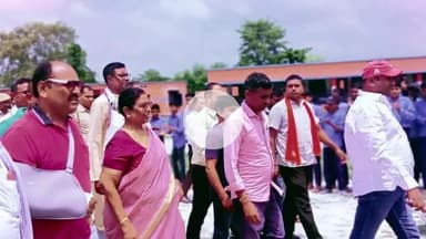 मझौलिया: +2 राजकीय उत्क्रमित उच्च विद्यालय बहुअरवा, परसा में मंत्री ने नए भवन का किया उद्घाटन