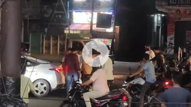 धनौरा: गजरौला में तेज रफ्तार कार ने बाइक सवार दो युवकों को मारी टक्कर, जमकर हुआ हंगामा