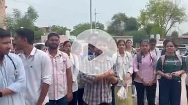 बाड़मेर: जिला अस्पताल बाड़मेर के ट्रेनी डॉक्टर्स ने पांच महीने से वेतन बकाया को लेकर किया कार्य बहिष्कार