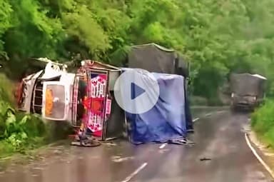 दाड़लाघाट: दाड़लाघाट के पास सड़क पर पलटा ट्रक, 21 वर्षीय चालक की हुई मौत