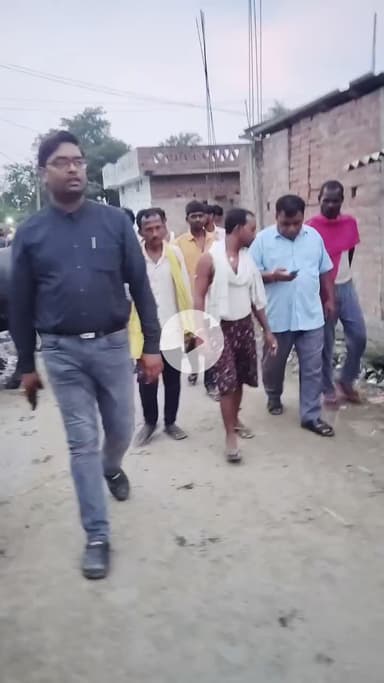 चेरिया बरियारपुर विधानसभा क्षेत्र के जयमगलागढ़ के महादलित टोला में जन आशीर्वाद यात्रा में शामिल हुए जहां लोगों का खूब प्यार मिला