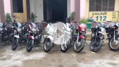 कसिया: पटहेरवा पुलिस ने 3 चोरों को गिरफ्तार कर 10 बाइक की बरामद, यूपी-बिहार में सक्रिय है यह गैंग : एसपी