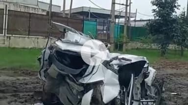 थानेसर: लाडवा: बड़शामी गांव के पास दो ट्रकों के बीच कार फंसी, चालक की मौके पर ही मौत, कार चकनाचूर