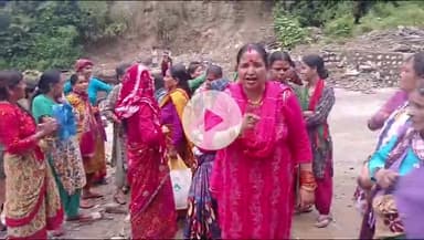 जोशियाड़ा: मांडो गदेरे में जमा मलबे से ग्रामीण बड़े खतरे के प्रति आशंकित, मलबा हटाए न जाने पर जताया आक्रोश