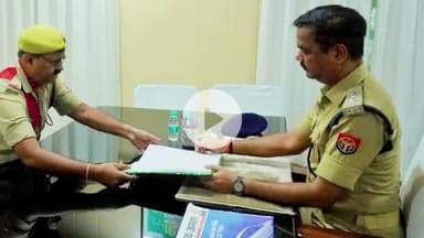 रामपुर: मंगलवार को पुलिस लाइन में अपर पुलिस अधीक्षक अतुल कुमार श्रीवास्तव ने परेड की सलामी लेकर किया निरीक्षण