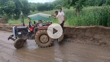 वैर: गांव लखनपुर में ग्रामीणों ने अपने स्तर पर अस्थाई सफाई करवाई, गांव में एक व्यक्ति का हुआ निधन