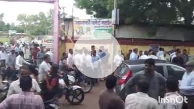 बारां: शहर के बाबजी नगर रोड पर एक निजी गार्डन में शिक्षा सहकारी के चुनाव हुए सम्पन्न, यातायात हुआ प्रभावित