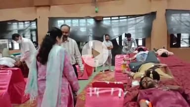 बद्दी: इनडोर स्टेडियम में 103 लोगों ने किया स्वैच्छिक रक्तदान, आयोजन भरातत्वा इंटरप्राइजेज व टारगेट ग्रीन जोन द्वारा