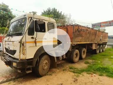 चौपारण: चौपारण में दुर्घटनाग्रस्त ट्रेलर थाना परिसर से चोरी, पुलिस ने बरामद करते हुए दो लोग गिरफ्तार