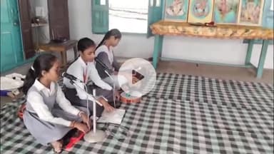 कन्नौज: कन्नौज शहर के कानून गोयान मोहल्ले में स्थित सरस्वती शिशु मंदिर स्कूल में बच्चांे ने मंगलवार को किया हनुमान चालीसा का पाठ