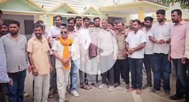 बाड़मेर: शिव थाने के CI के खिलाफ शिकायत लेकर पुलिस अधीक्षक के पास पहुंचे ग्रामीण, सौंपा ज्ञापन