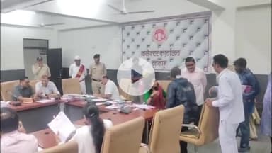 रतलाम नगर: कलेक्टेट सभा कक्ष में जिला स्तरीय जनसुनवाई आयोजित, 45 आवेदनों पर हुई सुनवाई