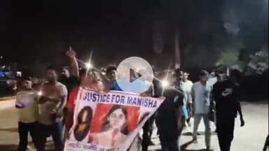 ठाकुरद्वारा: नगर में मनीषा की हत्या पर वाल्मीकि समाज का गुस्सा फूटा, कैंडल मार्च निकालकर सीबीआई जांच की मांग की