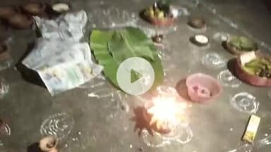 नरपतगंज प्रखंड में चौरचन पर्व  के अवसर पर बहुत ही धूमधाम के साथ चांद का पूजा अर्चना कर रहे हैं।