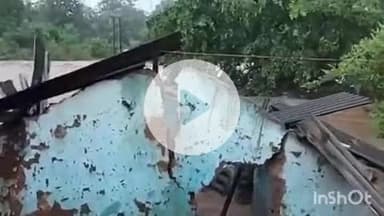 दंतेवाड़ा: क्षेत्र में लगातार भारी बारिश से हारम में कई घर डूबे, स्कूल भी आधा डूबा, NH-63 पर पुल में आवागमन पर रोक