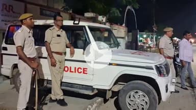 चूरू: पुलिस लाइन के सामने सदर थाना पुलिस ने की नाकाबंदी, 8 वाहनों के काटे चालान