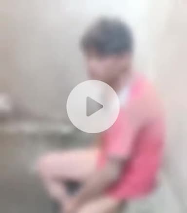 टीकमगढ़: टीकमगढ़ के एक मंदिर में नग्न अवस्था में मिला व्यक्ति, स्थानीय लोगों ने बाहर निकाला