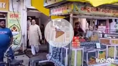 बारां: मेला ग्राउंड स्थित एक दुकान पर फूड इंस्पेक्टर ने की कार्रवाई, पेठे और मिल्क केक के सैंपल लिए