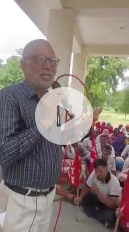 भिवानी में सीपीआईएम के जिला सचिव कामरेड ओम प्रकाश भवन निर्माण मजदूरों को सम्बोधित करते हुए ।